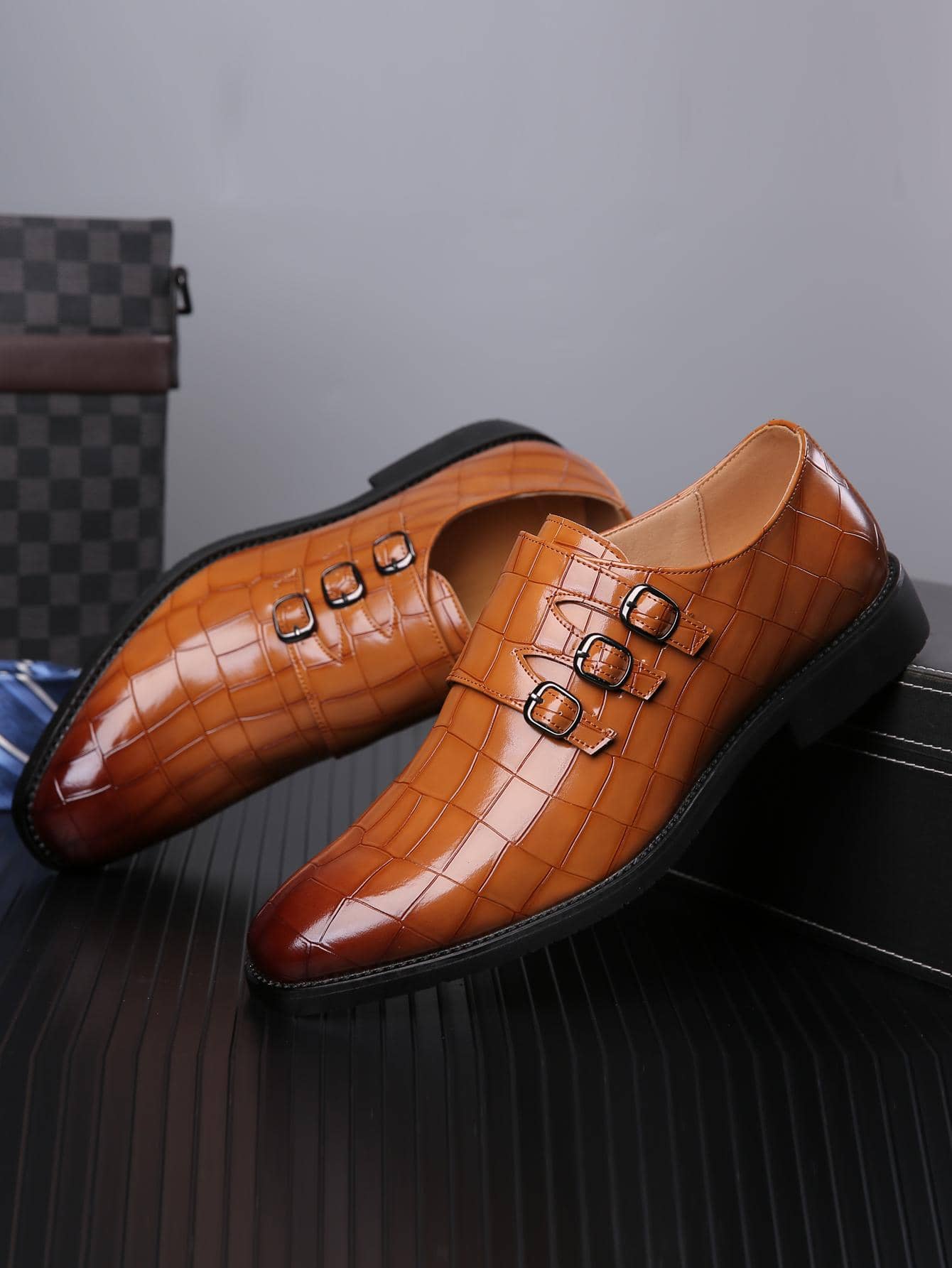 A Pair Of Business Fashion Trendy Casual Men's Formal Shoes And Leather Shoes