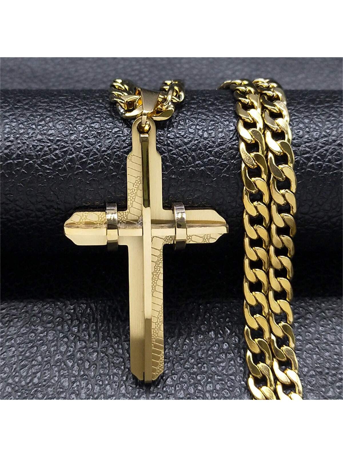 1pc Gold Stainless Steel Cross Pendant Necklace, Suitable For Men Daily Wear