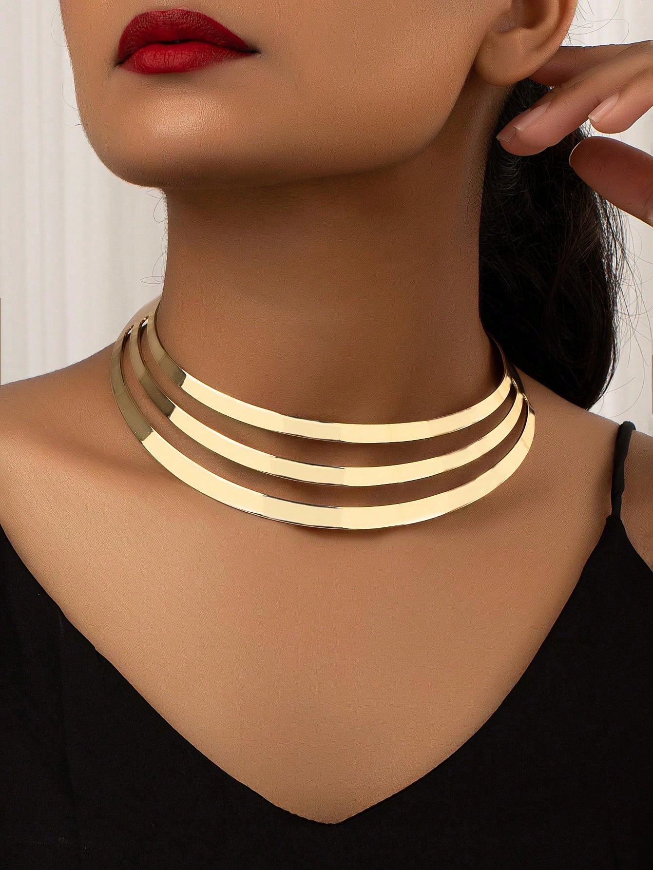 Hollow Out Cuff Choker