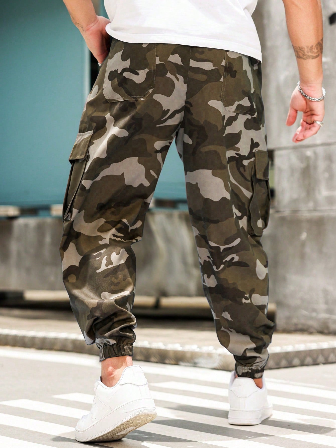 Manfinity LEGND Plus Size Camo Print Pockets Casual Drawstring Cargo Pants